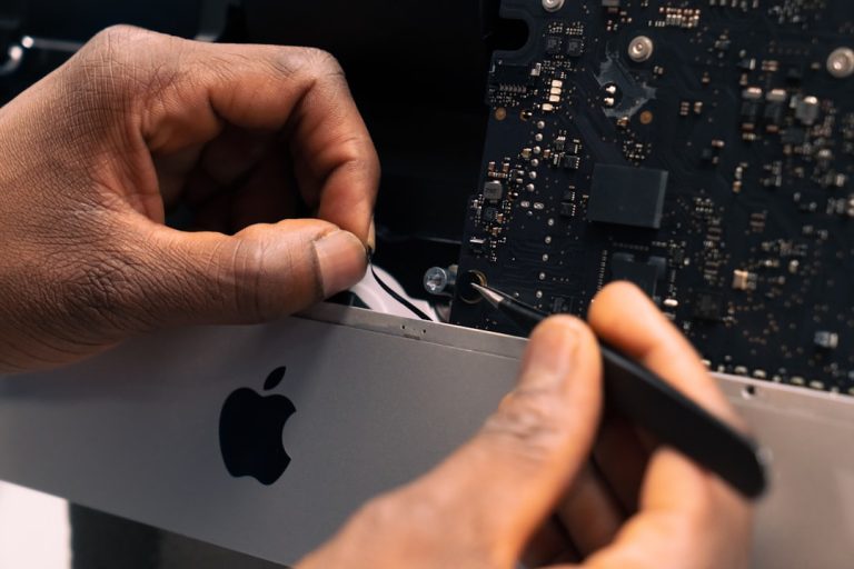 Die Kunst der Konsole Reparatur: Wie Sie Ihre Lieblingsgeräte retten können